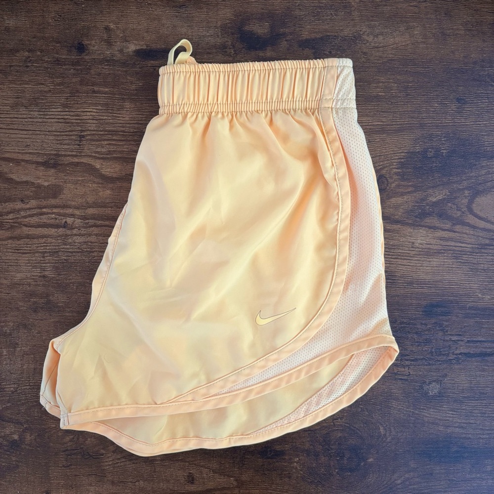 Nike Women’s Dri-FIT Tempo Running Shorts